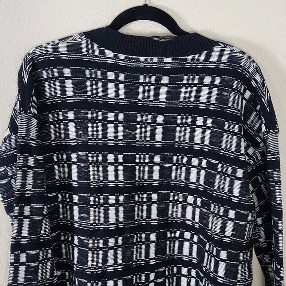 Wildfox Reese Ritzy Fringe Hem Sweater in Black and White NWT Size Medium - Picture 9 of 16